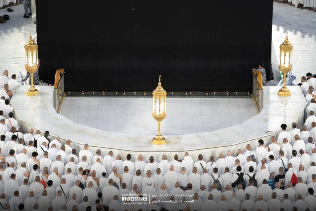 الحِجر بجوار الكعبة المشرفة