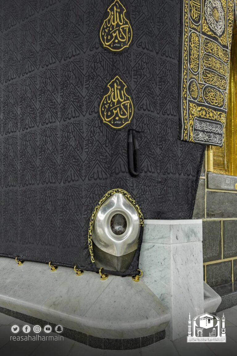 الحجر الأسود.. ماذا نعرف عنه وما قصة القطع الثماني الظاهرة؟