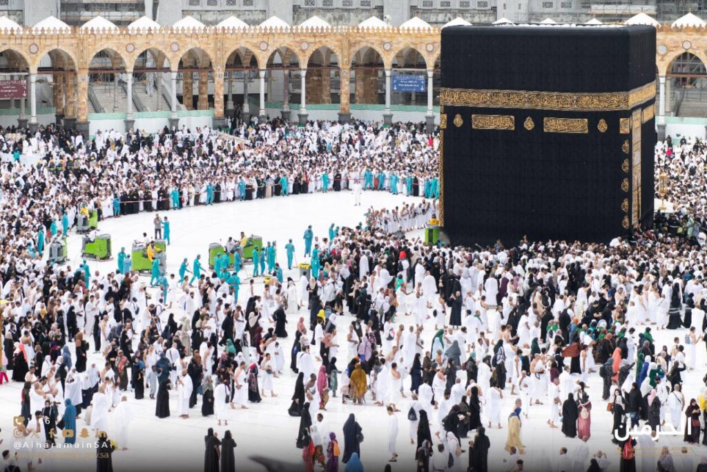 المطاف حول الكعبة المشرفة