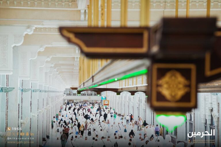 من طريق مفتوح إلى رواق ضخم.. كيف تطور المسعى بين الصفا والمروة؟
