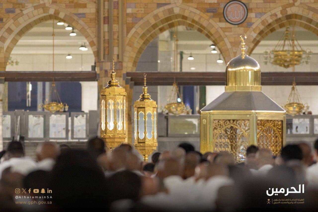 مقام إبراهيم قرب الكعبة المشرفة