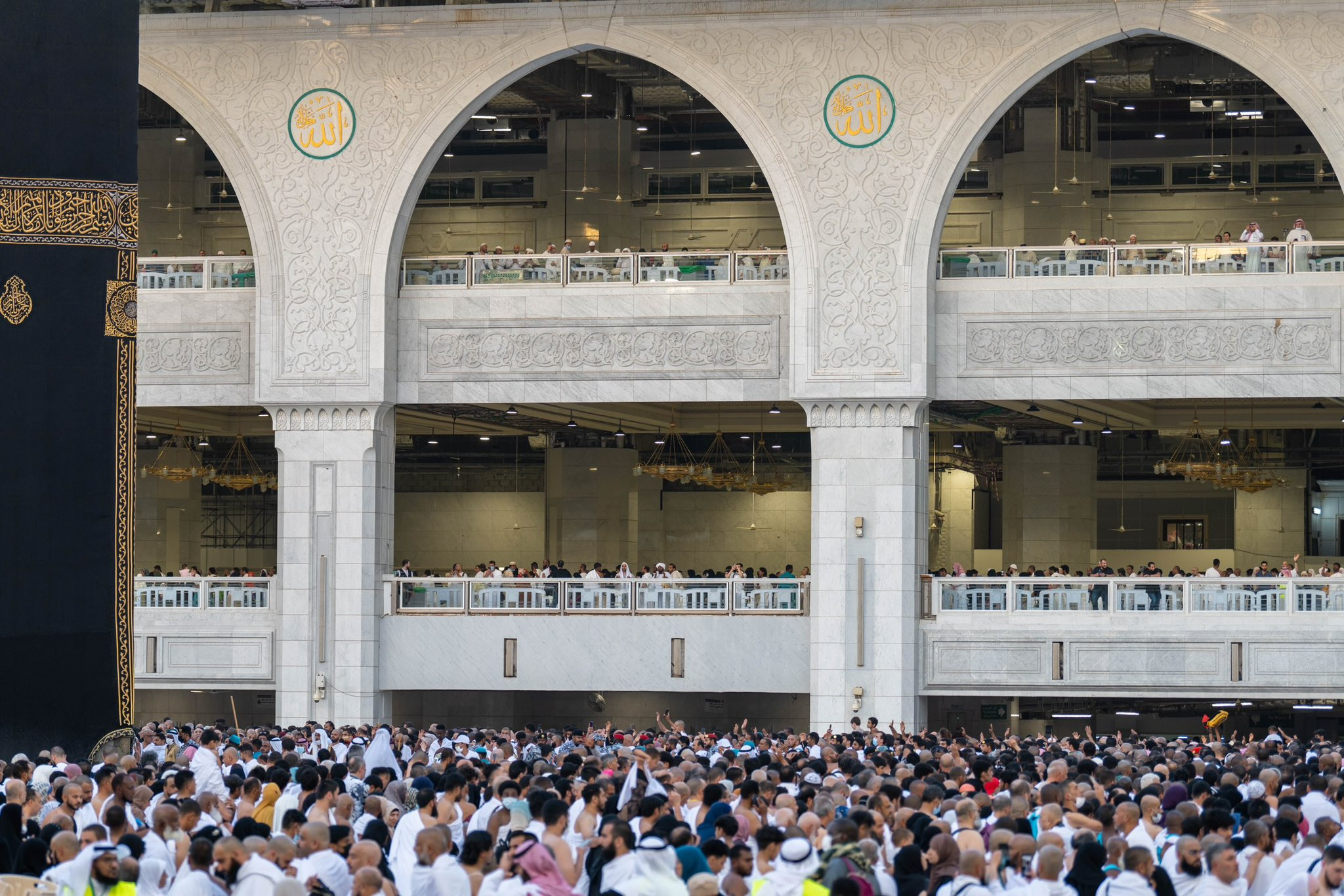 أروقة المسجد الحرام حول الكعبة