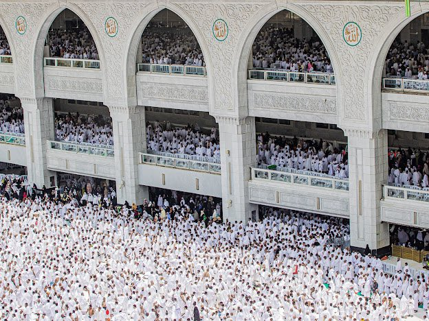 الرواق السعودي ممتلئ بالمصلين